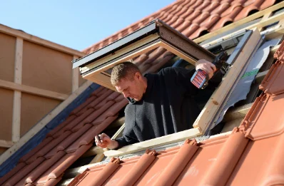 Pose de fenêtres de toit Velux aux Mazures